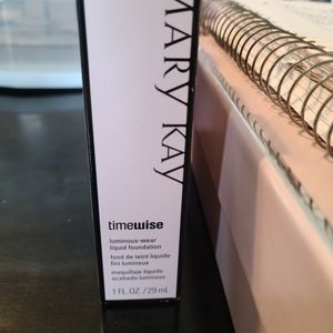MK lumina wear
